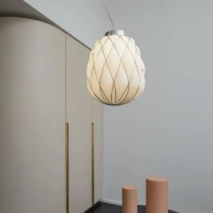 Lampada a sospensione in vetro soffiato ingabbiato Pinecone di Fontana Arte