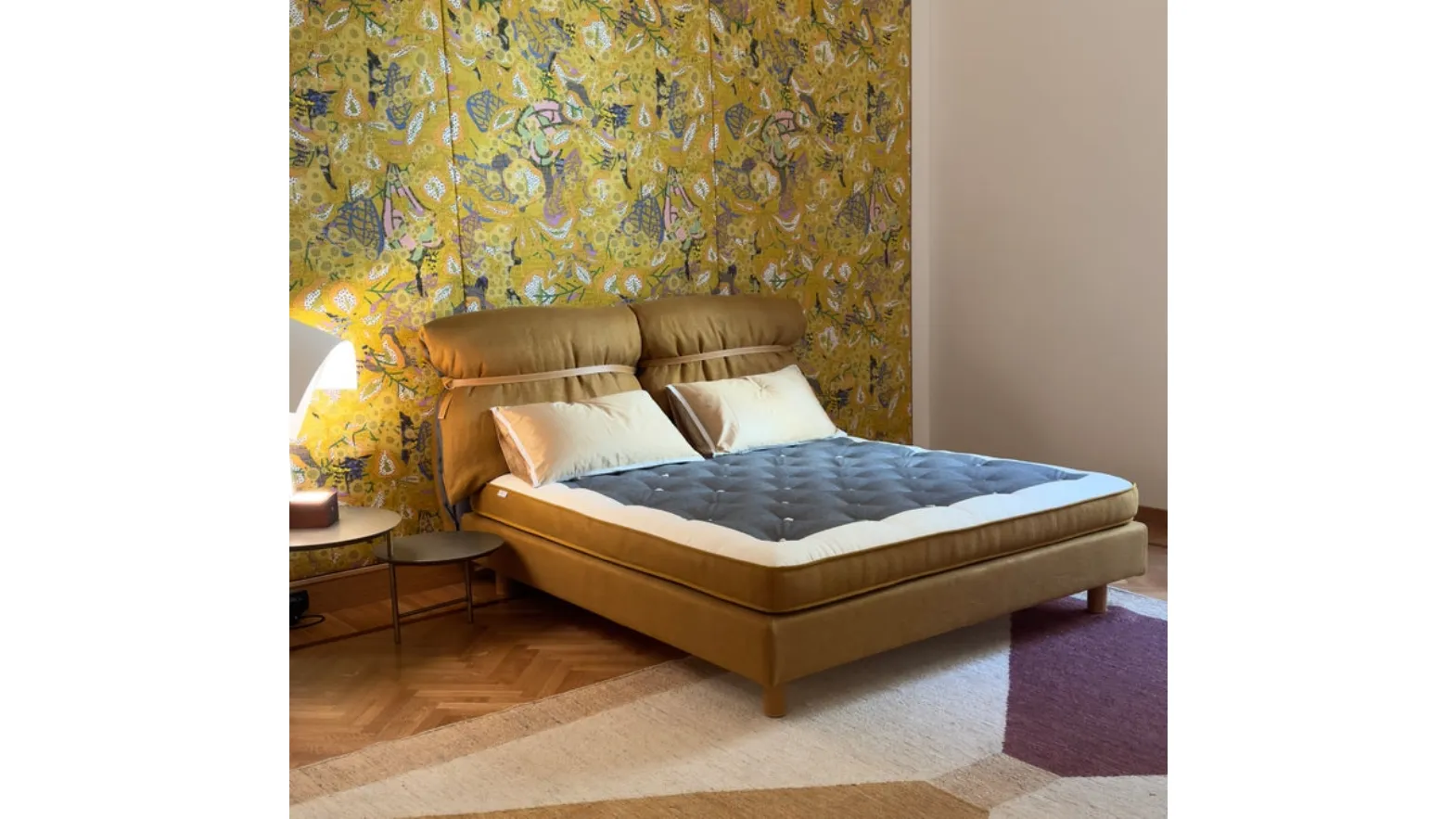 Letto Brera in tessuto imbottito di Midsummer Milano