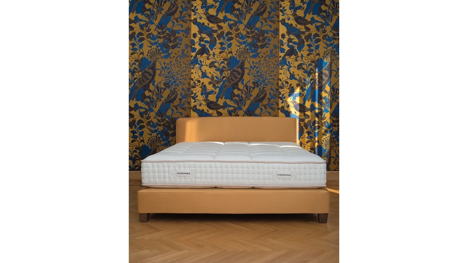 Letto in tessuto con testiera Pure di Midsummer Milano